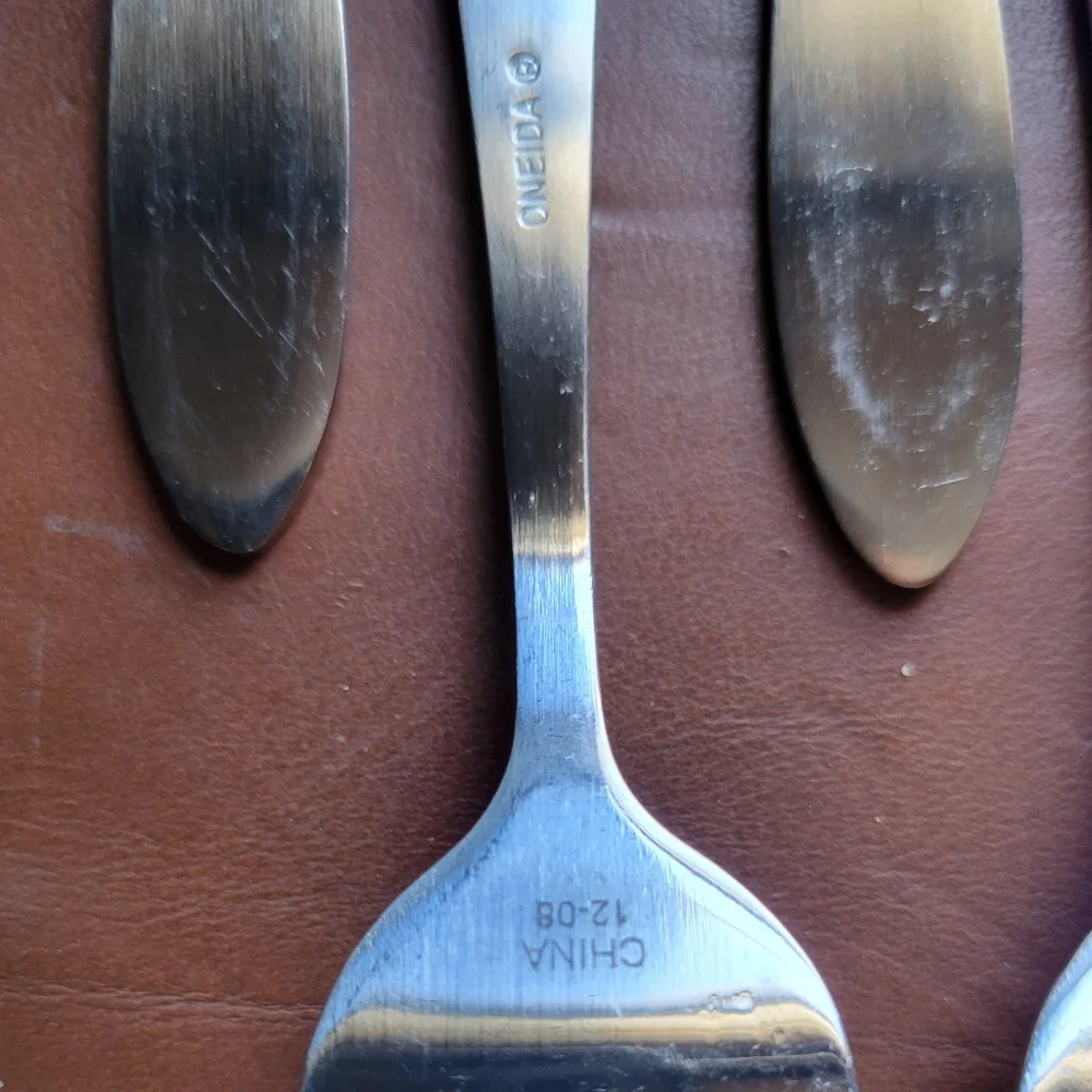Antique Oneida 12-08 (1908) Silver Plated Silverware - 24 Forks